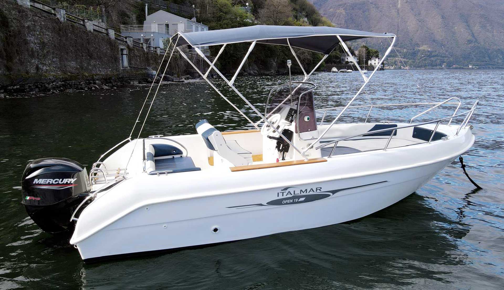 Italmar Open 19, a 40 HP self-drive boat ideal for exploring Lake Como with no boating licence required.